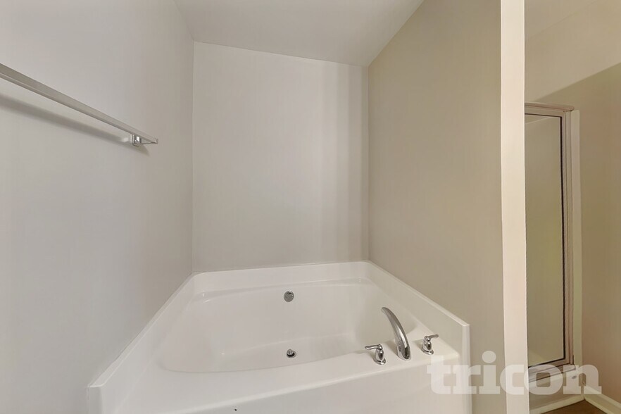 Building Photo - 324 Merigold Way