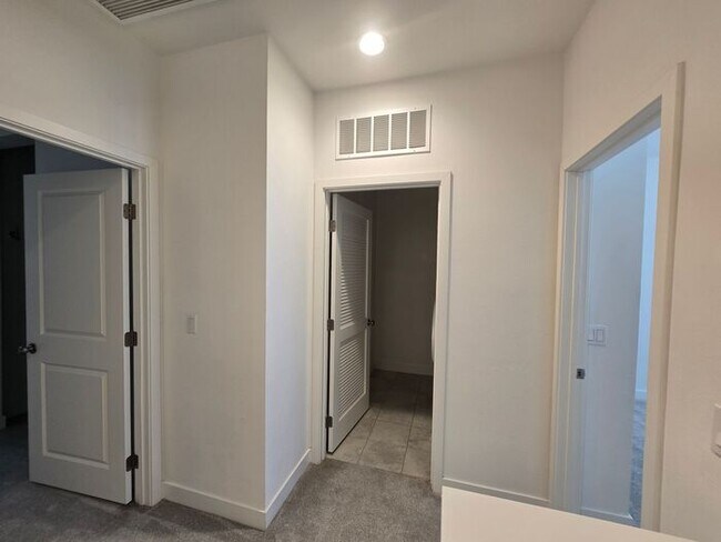 Building Photo - Modern Oceanside Home with Spacious Layout in a Desirable Community