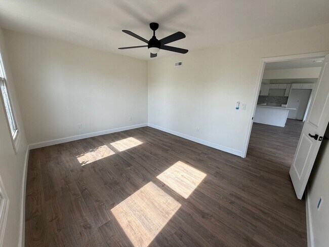 Building Photo - 2089 W 41st St