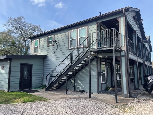 Building Photo - 434 Lenard St