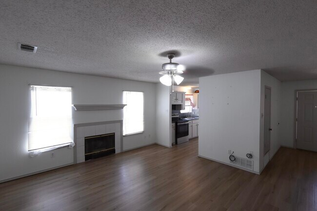 Building Photo - 811 Ironton Dr