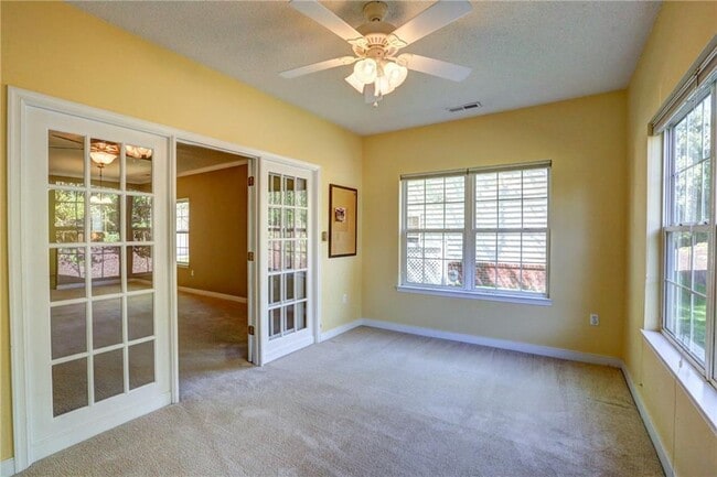 Building Photo - 4620 Twin Hickory Lake Dr