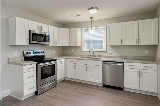 Building Photo - 1412 Magnolia St