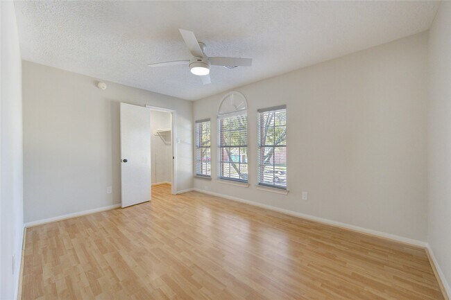 Building Photo - 2518 Calvary Ln