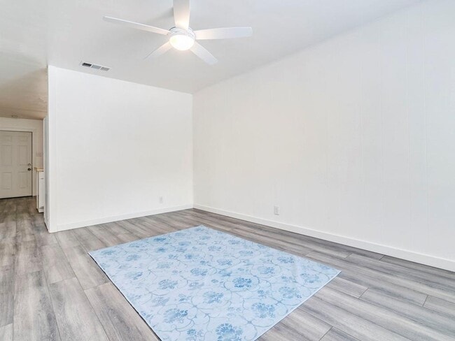 Building Photo - 1607 Valleyridge Dr