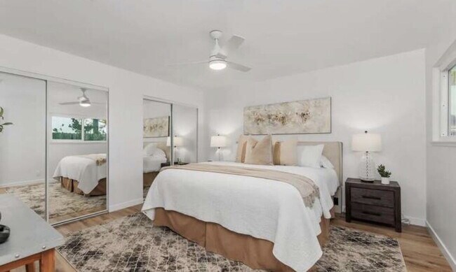 Building Photo - 3808 Vista Campana S