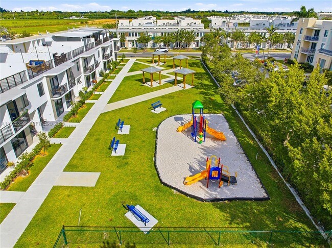 Building Photo - 26122 SW 145th ct