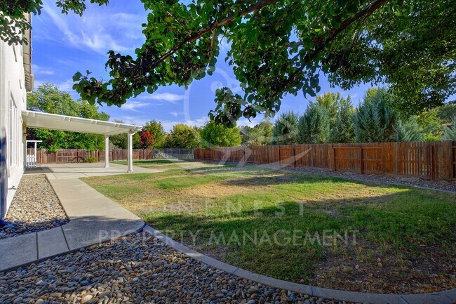 Building Photo - Twelve Bridges beauty! | Backed up to miles of walking paths
