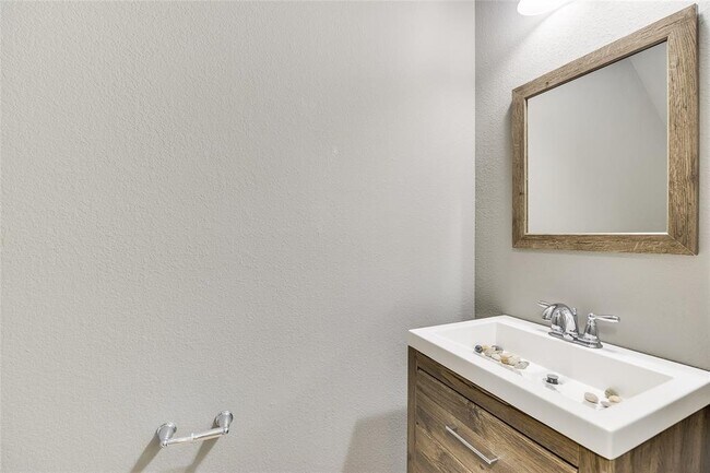 Building Photo - 371 Purple Martin Ave