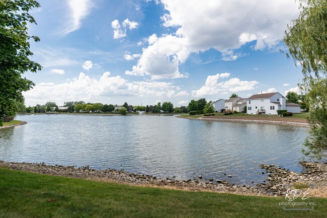 Building Photo - 3730 Baybrook Dr