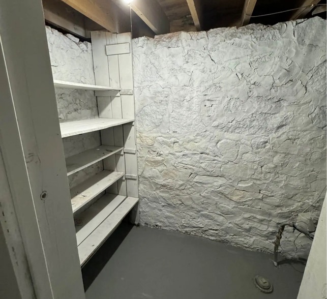 Building Photo - 1006 N 1st Ave