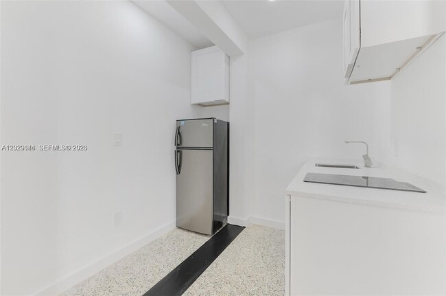 Building Photo - 415 75th St