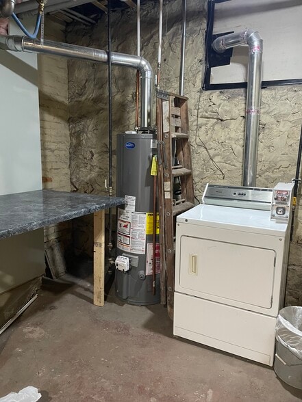 Shared laundry - 1826 E Superior St