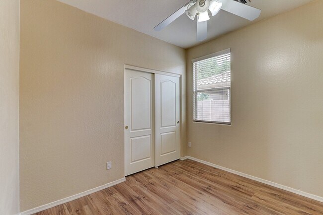 Building Photo - 3050 E Merlot St