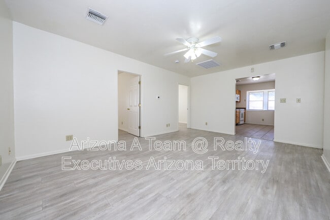 Building Photo - 1014 N 7th Ave