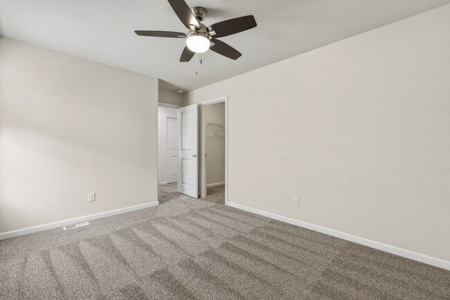 Building Photo - MOVE IN READY NOW! A/C! Multi generational living? Home office? Tumwater School District