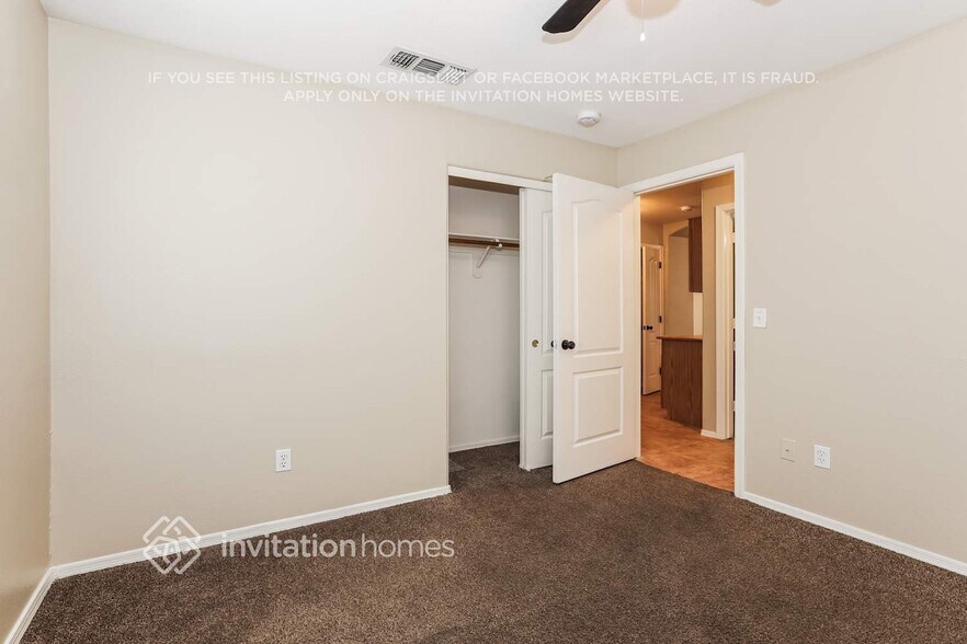 Building Photo - 4073 E Princeton Ave