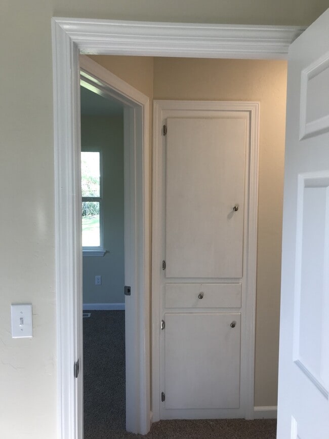 Building Photo - Newly remodeled 3 bed 1 bath home.