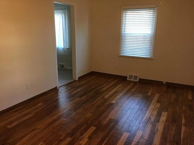 Living Room - 3345 Inman st