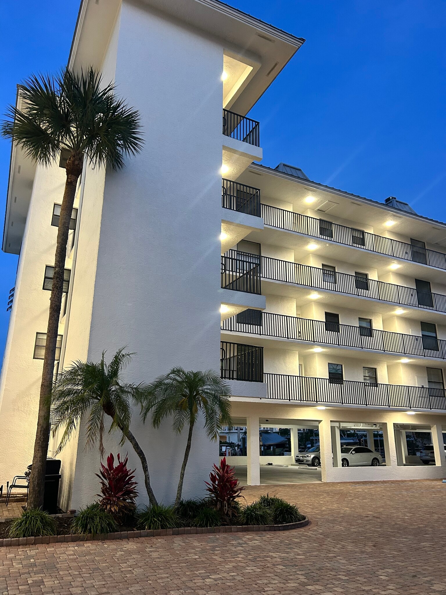 Building Photo - 271 Southbay Dr