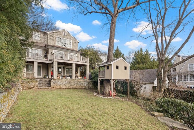 Building Photo - 4414 Lowell St NW