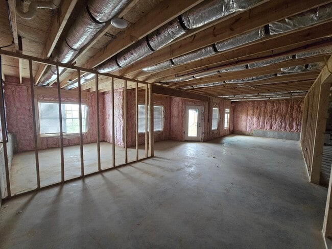 Building Photo - 737 Yellowstone Trl