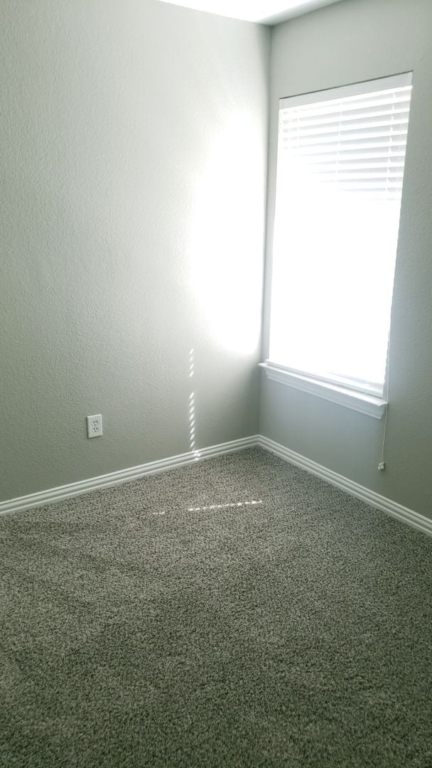Building Photo - Great size Duplex for rent in Arlington!