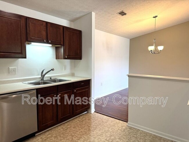 Building Photo - 5301 Pacer Ln