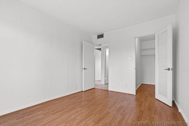Building Photo - 74 Mansfield B