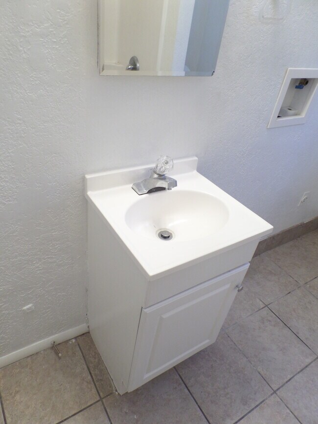 Building Photo - 2014 W 4700 S