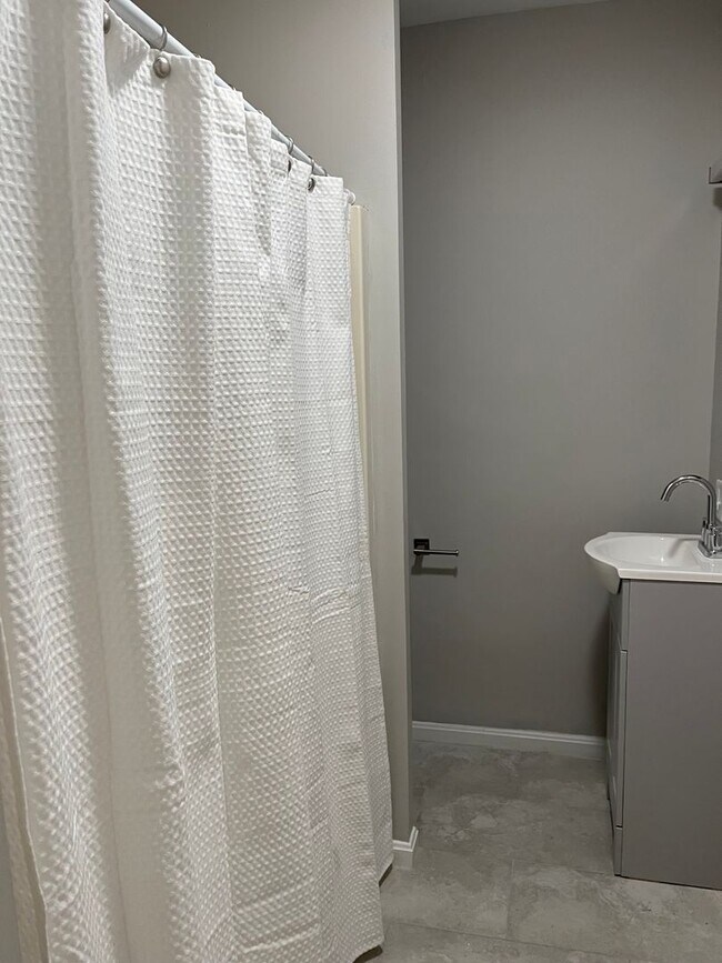 Building Photo - 130 Neal St