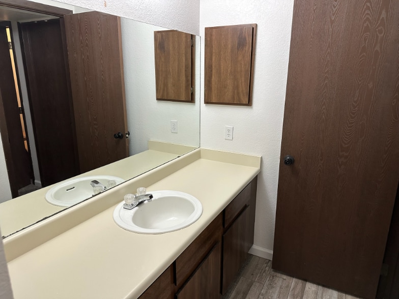 Building Photo - 4619 W 5th St