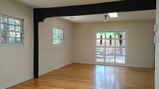 Building Photo - Coming Soon! Old Town Charm! 2 Bedroom Hou...