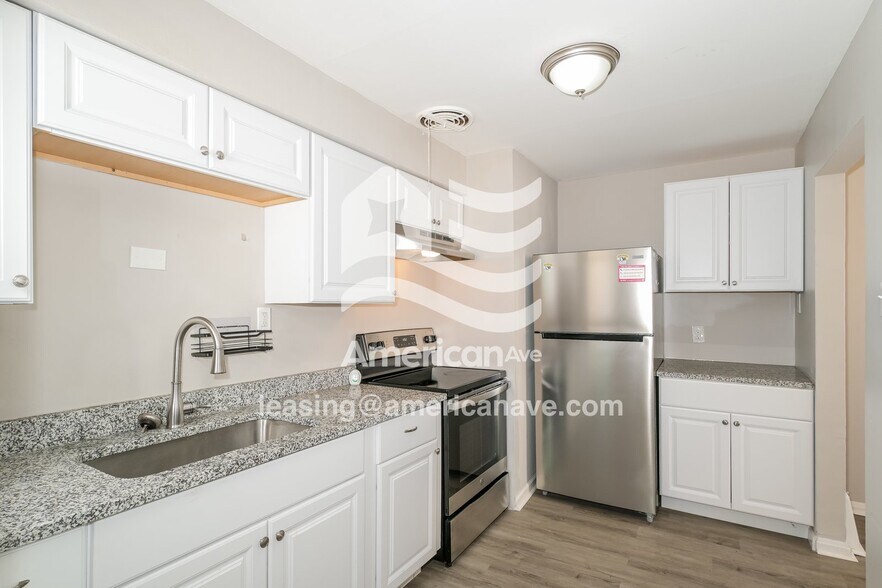 Building Photo - 7731 Bloom Dr