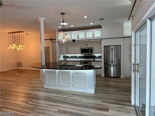 Building Photo - 8798 Fawn Ridge Dr