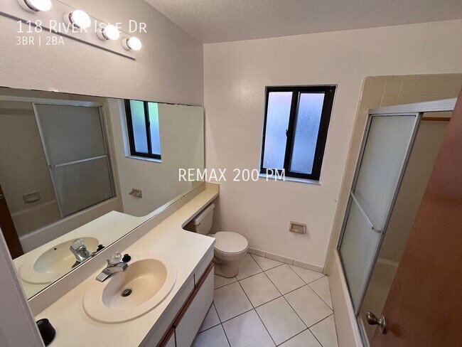 Building Photo - 118 River Isle Dr