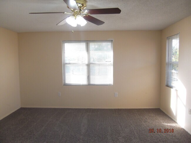 Building Photo - 904 W Hefner Rd