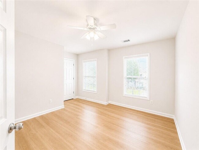 Building Photo - 2252 Jasmine Glen Dr