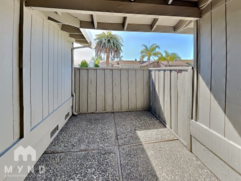 Building Photo - 5936 Marshwell Way