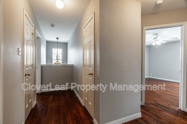 Building Photo - 106 Red Willow