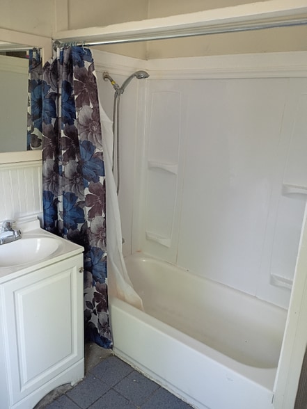 Building Photo - 28 Grant St