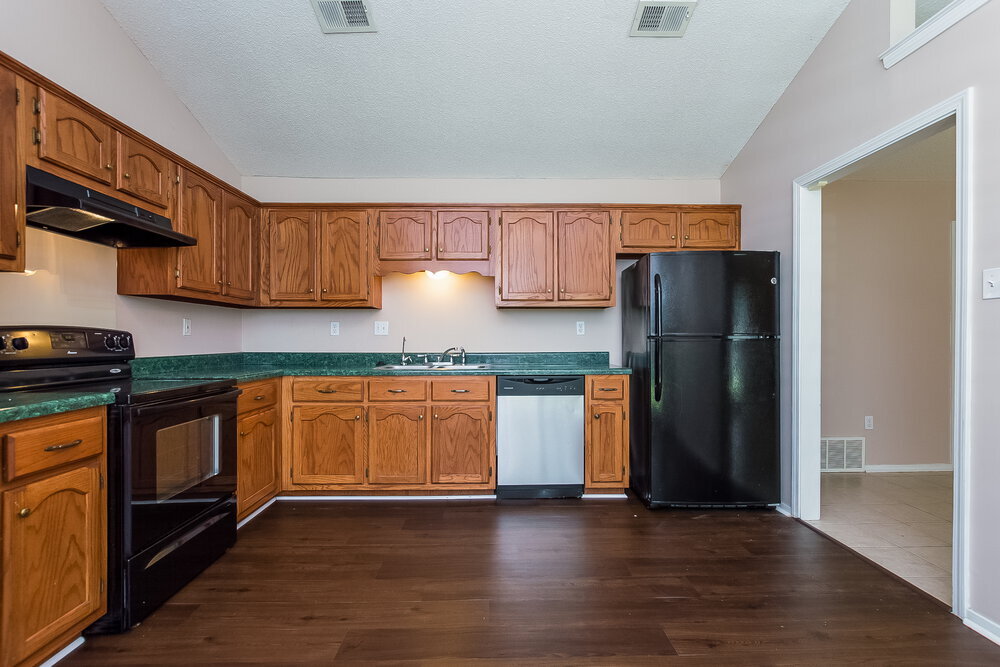 Building Photo - 10173 Oak Run Dr S