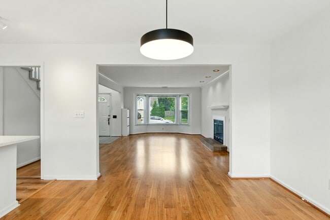 Building Photo - 3077 Silver Maple Dr