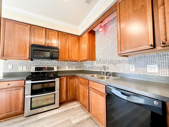 Building Photo - 205 Old Grove Ln