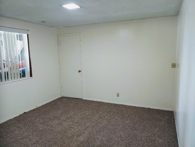 Building Photo - 392 W 3400 S