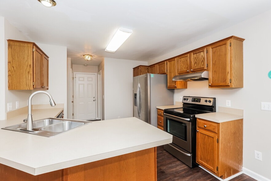Building Photo - 404 Hump Cir