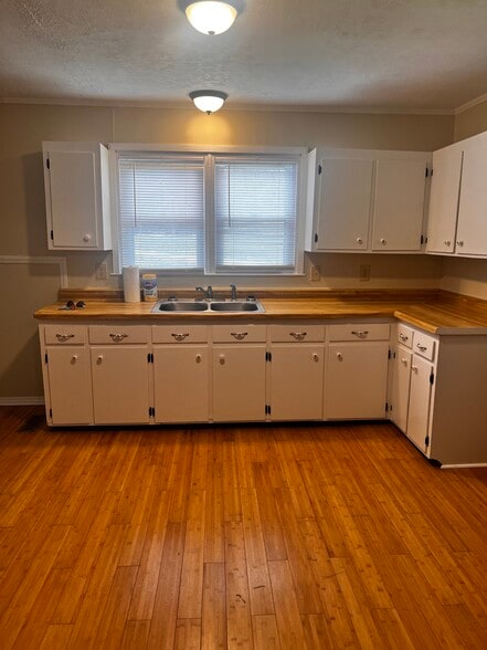 Building Photo - 3607 Sink Valley Rd