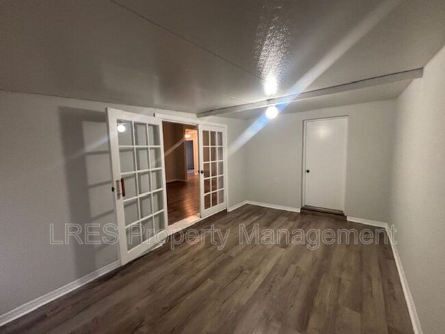 Building Photo - 163 Clear Lake Cir