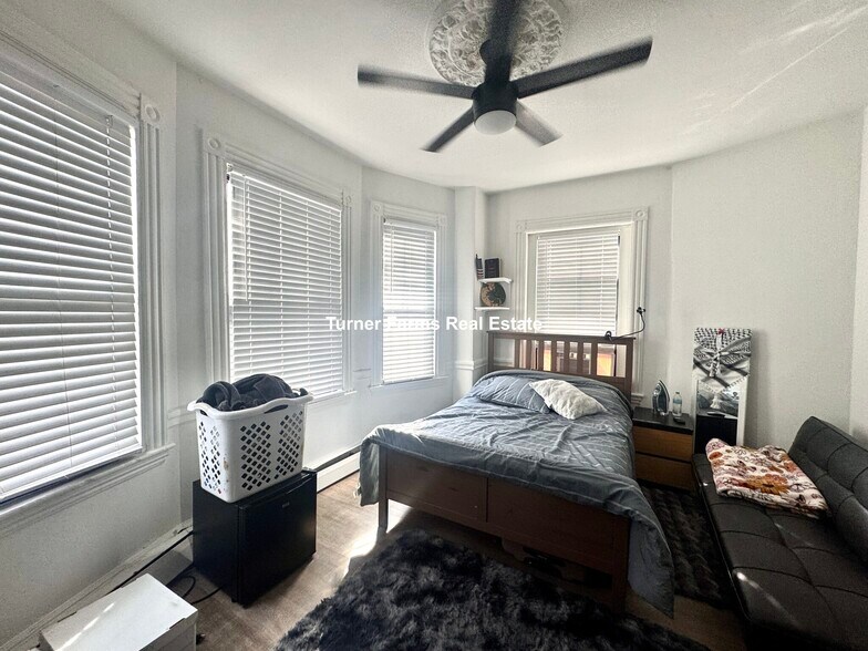 Building Photo - 1510 Tremont St