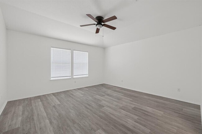 Building Photo - 315 Waterlily Way